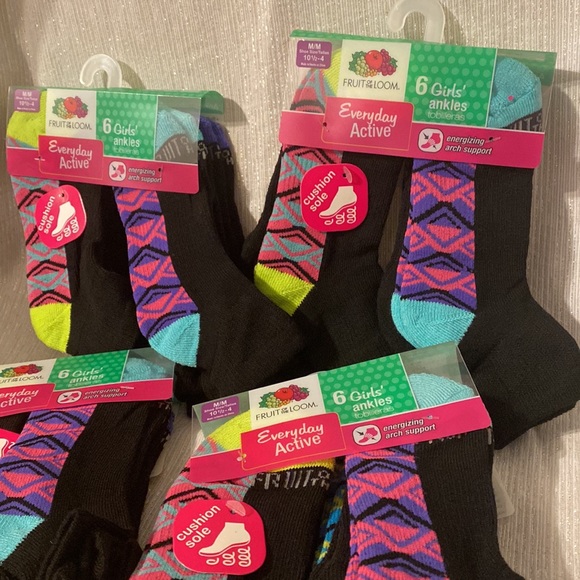 Lot of 24 pairs FRUIT OF THE LOOM Girls ankles socks M shoe size 10 1/2 - 4 - Picture 2 of 12